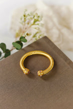 Load image into Gallery viewer, Tiffani Stone Cuff