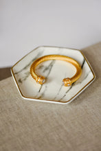 Load image into Gallery viewer, Tiffani Stone Cuff