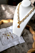 Load image into Gallery viewer, Blonde Tortoise Link Necklace
